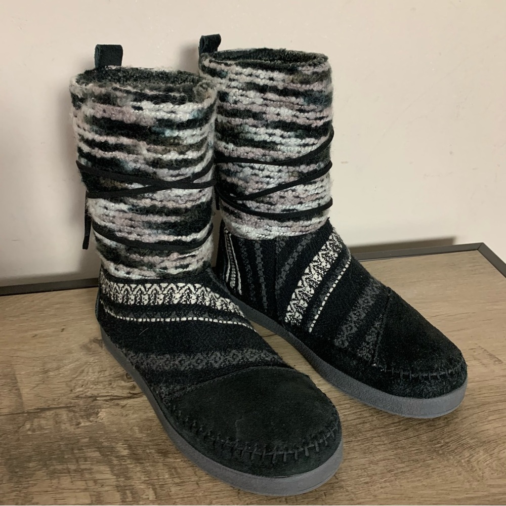 Women's TOMS Black Gray White SUEDE Woven WOOL Boho MOCCASIN Boots BOOTIES  8
